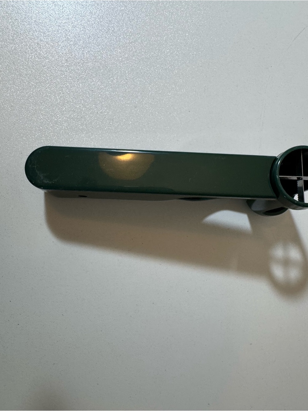 Handheld grape slicer